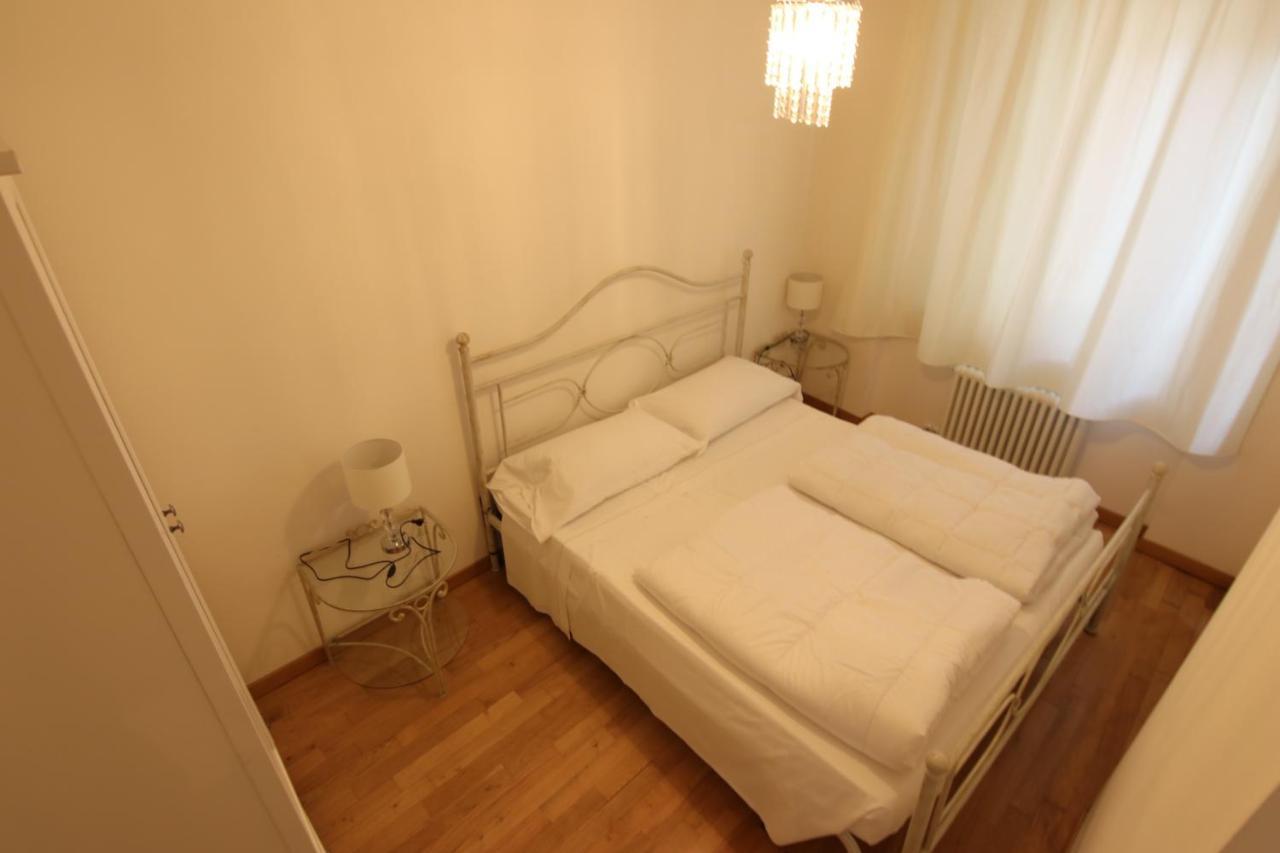 Charmante Apartament Lake Front Malcesine Esterno foto
