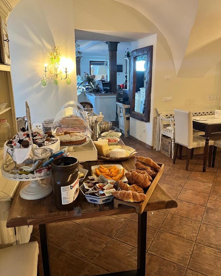 Charmante Apartament Lake Front Malcesine Esterno foto